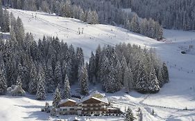 Garni Hotel Rosengarten B&B