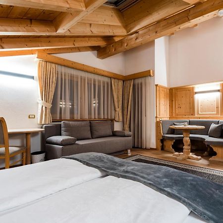 Garni Hotel Rosengarten B&B Sëlva Buitenkant foto